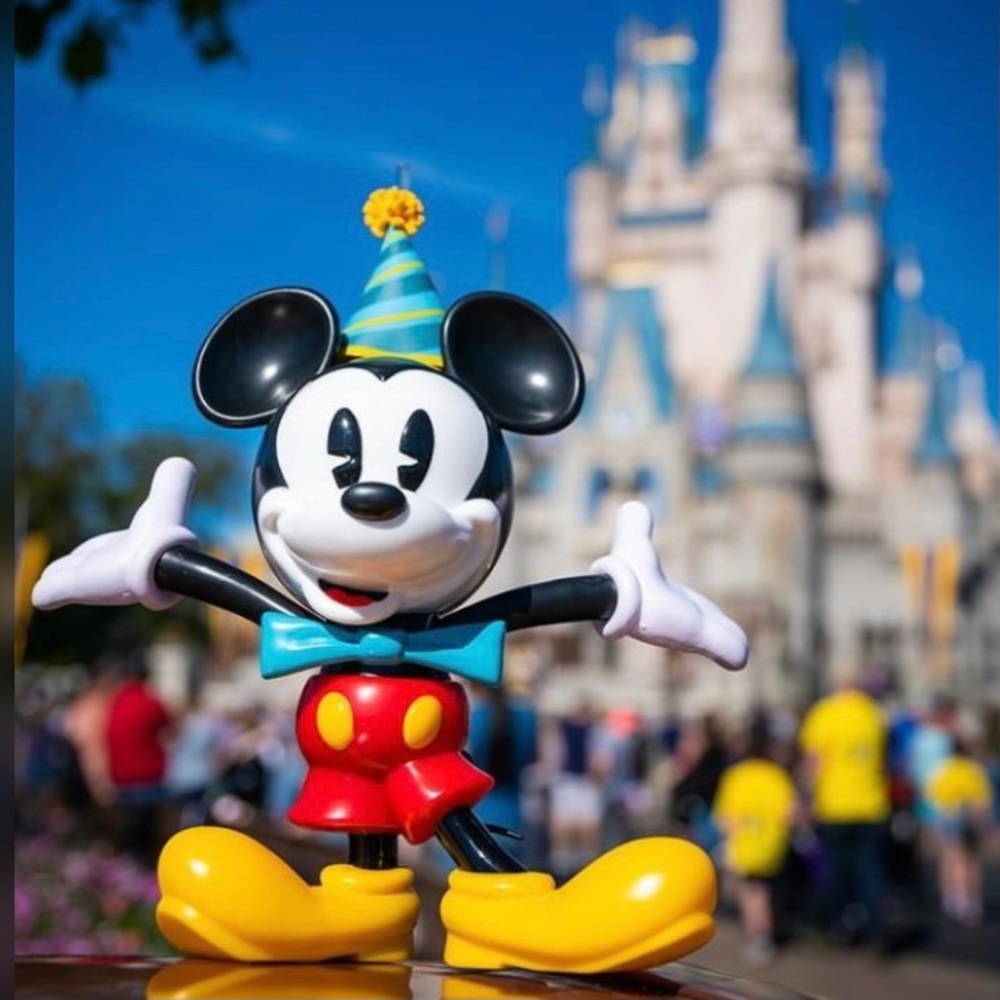 Disney Mickey Mouse 90th Anniversary Sipper Cup